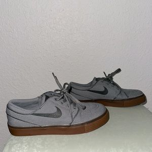 NIKE Janoski gray skater shoes